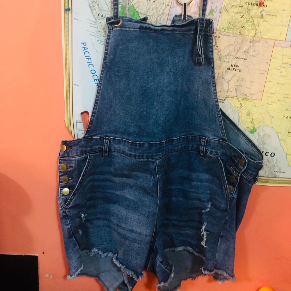 PLUS SIZE OVERALL SHORTS!! NEVER WORN